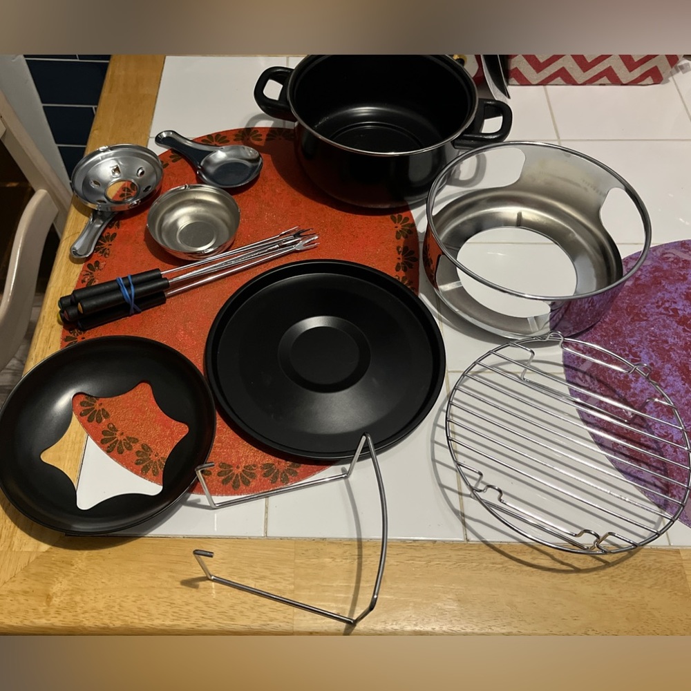 NEW (without box) Cuisinox Fondue Set